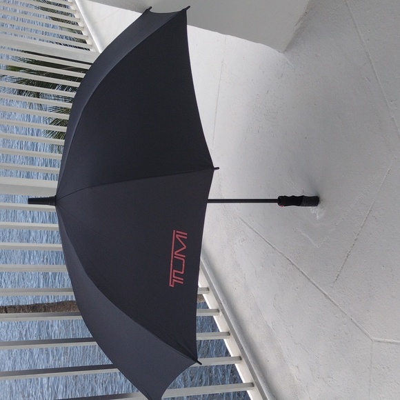 Tumi Push Button Umbrella - Picture 6 of 11
